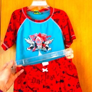 Swim suit guitar trunks AND rash guard boy’s S 6 7 matched set red blue shorts